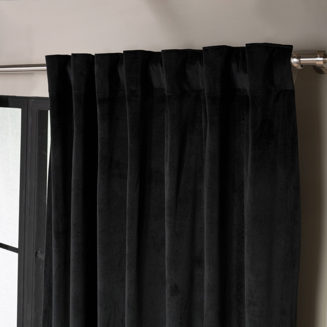 Βελούδινη Κουρτίνα Με Τρέσα 140x260 Velvet 06 Μαύρο Teoran